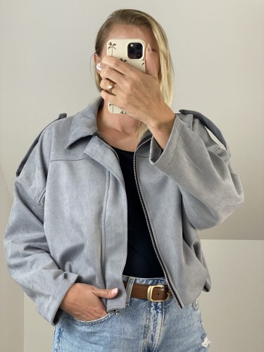 Viralowa bomberka szara