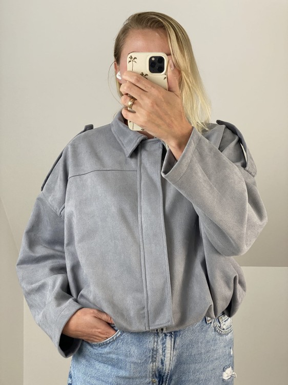 Viralowa bomberka szara